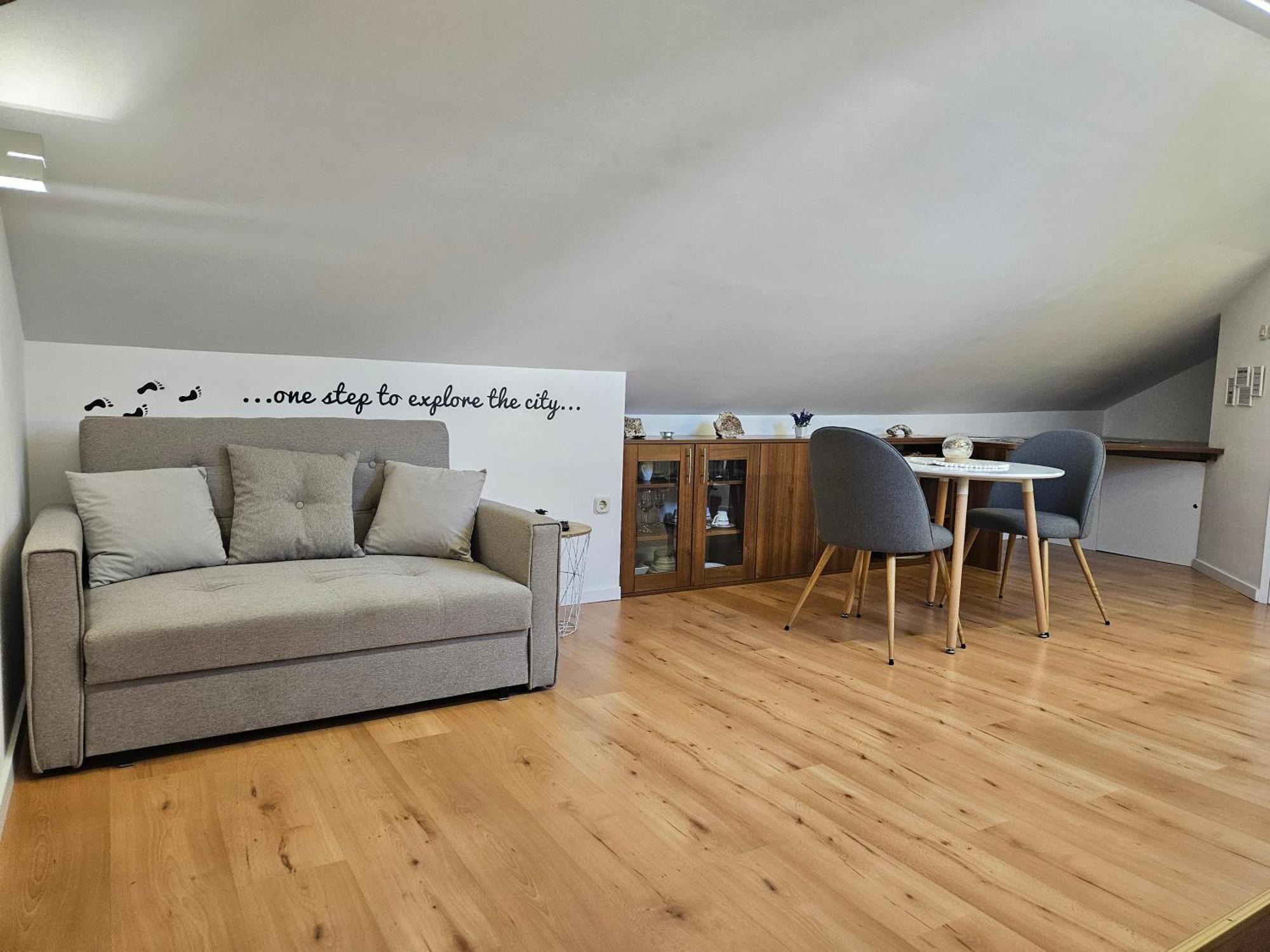 Lovely Attic Apartman-melani Zadar