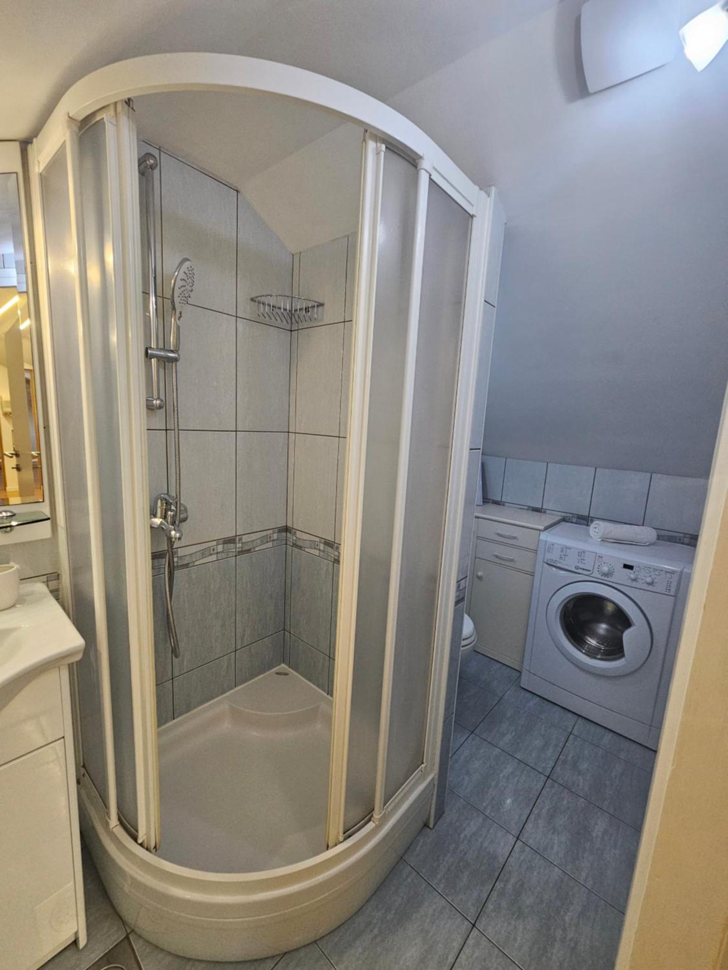 Lovely Attic Apartman-melani